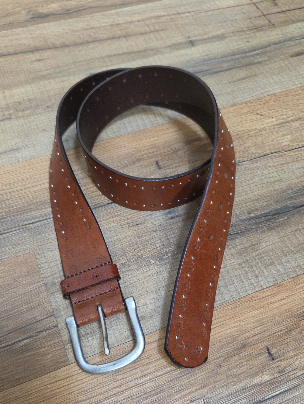 AEROPOSTALE Men's Brown Leather Studded Belt - Classic Casual Style (30.5"-35")